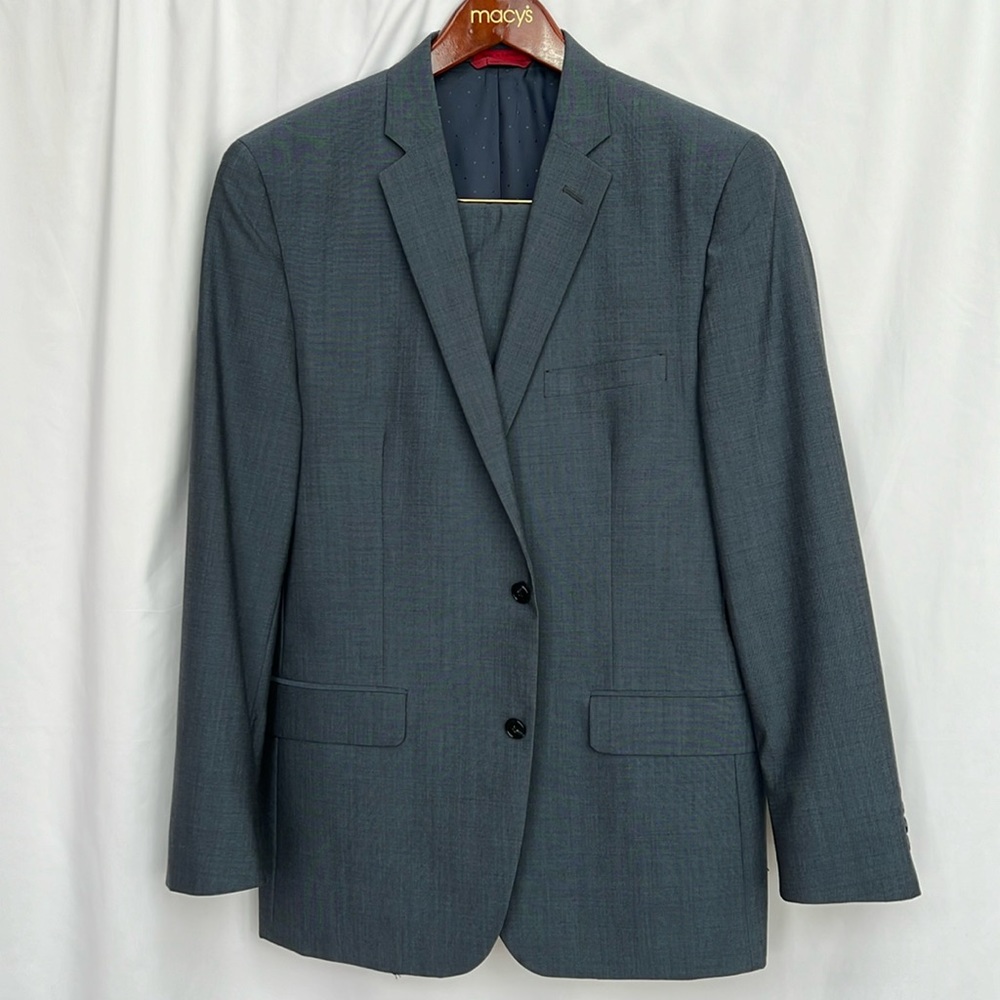 ALFANI Men’s Slim Fit Slate Blue Two-Piece Suit (42R, 38/30)